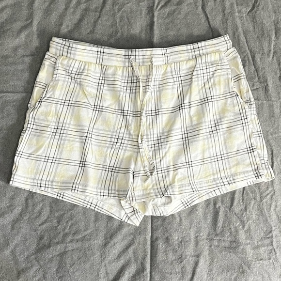 La Vie En Rose Pyjama Set - Picture 7 of 10